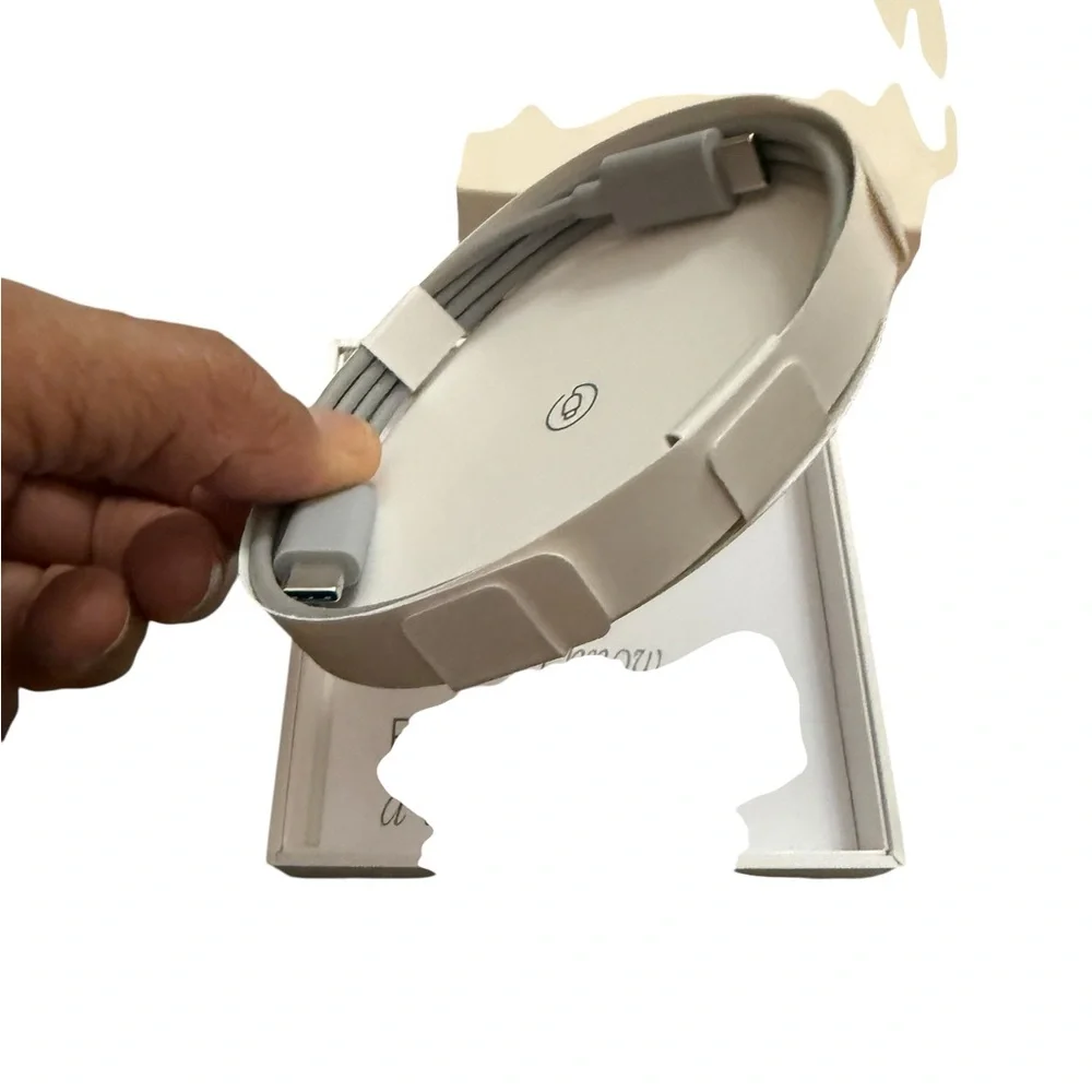 Oura Ring 4 in Silver, sizes 9 new in the box - Picture 7 of 9